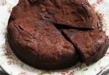 Σοκολατόπιτα σουφλέ