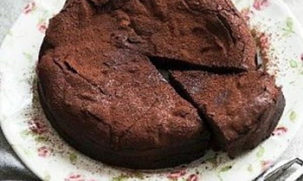 sokolatopita-soufle_2bf0c971710574e93f71662b30bca5ef-600x359