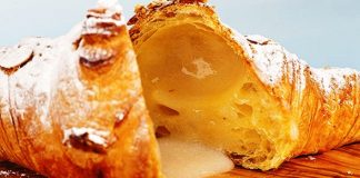 Κρουασάν με κρέμα γάλακτος