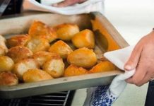 Πατάτες φούρνου τραγανές σαν τηγανιτές με ένα πολύ απλό κόλπο!