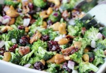 Σαλάτα με μπρόκολο και κόκκινα σταφύλια