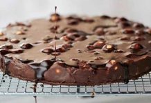 Σοκολατένιο γλύκισμα με Maltesers και ζαχαρούχο γάλα χωρίς ψήσιμο!