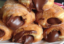 Φτιάξτε Λουκουμάδες Γεμιστούς με Σοκολάτα