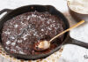 Κέικ Σοκολάτας στο τηγάνι. Πρέπει να το δοκιμάσετε!