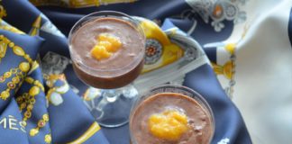 Mους Μόκας με δαμάσκηνα & μαυροδάφνη