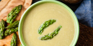 Βελουτέ με σπαράγγια