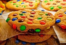 Μπισκότα με Smarties…. γλύκισμα που θα τρελάνει τα παιδιά μας και τους καλεσμένους μας!!