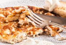 Γλυκιά ομελέτα με κανέλα και σταφίδες