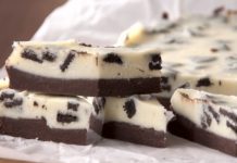 Κέρασμα διπλής σοκολάτας