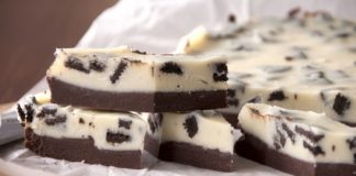 Κέρασμα διπλής σοκολάτας