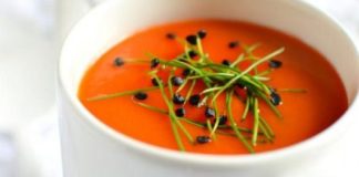 Τοματόσουπα στο φλιτζάνι