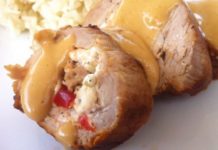 Χοιρινό φιλέτο γεμιστό με φέτα, πιπεριά και υπέροχη σάλτσα