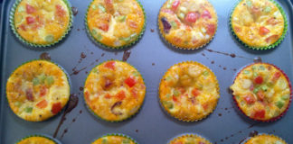 Μίνι ομελέτες με σπαράγγια και λιαστή ντομάτα