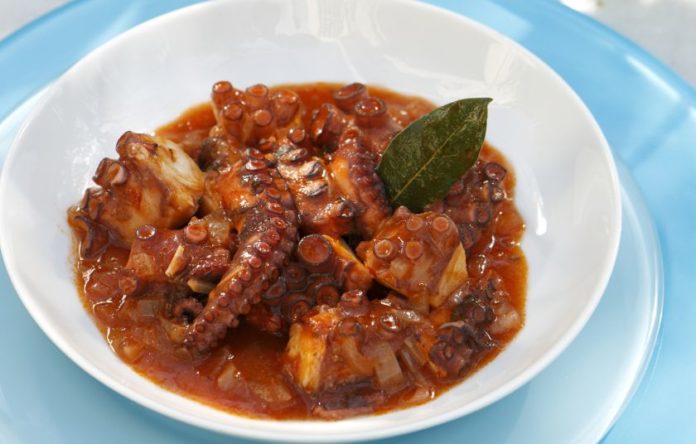 b_xtapodi_krasato_sthn_katsarola