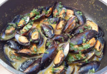 Μύδια αχνιστά με κάρυ