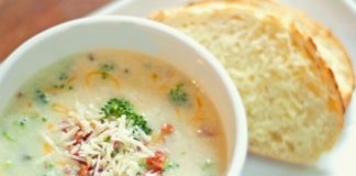 Σούπα λαχανικών με πατάτα, καλαμπόκι και κρέμα γάλακτος