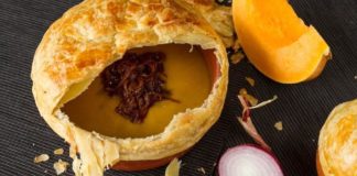 Σούπα κολοκύθας με φύλλο κρούστας