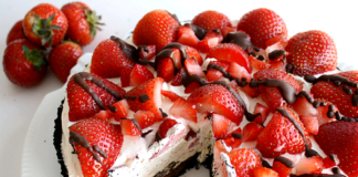 Τάρτα ψυγείου με βάση oreo, κρέμα τυριού και φράουλες