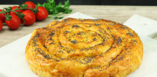 Εύκολη και Πεντανόστιμη Συνταγή για Στριφτή Πίτα που θα σας κάνει να γλύφετε τα Δάχτυλά σας!