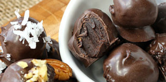 Συνταγή για λαχταριστά σπιτικά σοκολατάκια με 3 μόνο υλικά!