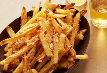 Αλευρωμένες τηγανητές πατάτες