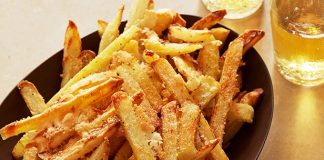 Αλευρωμένες τηγανητές πατάτες