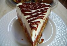 Πεντανόστιμο δίχρωμο μπισκοτογλυκό τούρτα με ζαχαρούχο και merenda